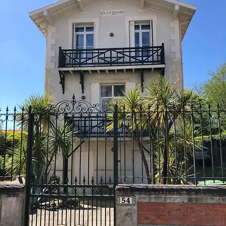 Louise A 500 M Des Plages *