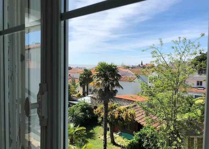 Louise A 500 M Des Plages *